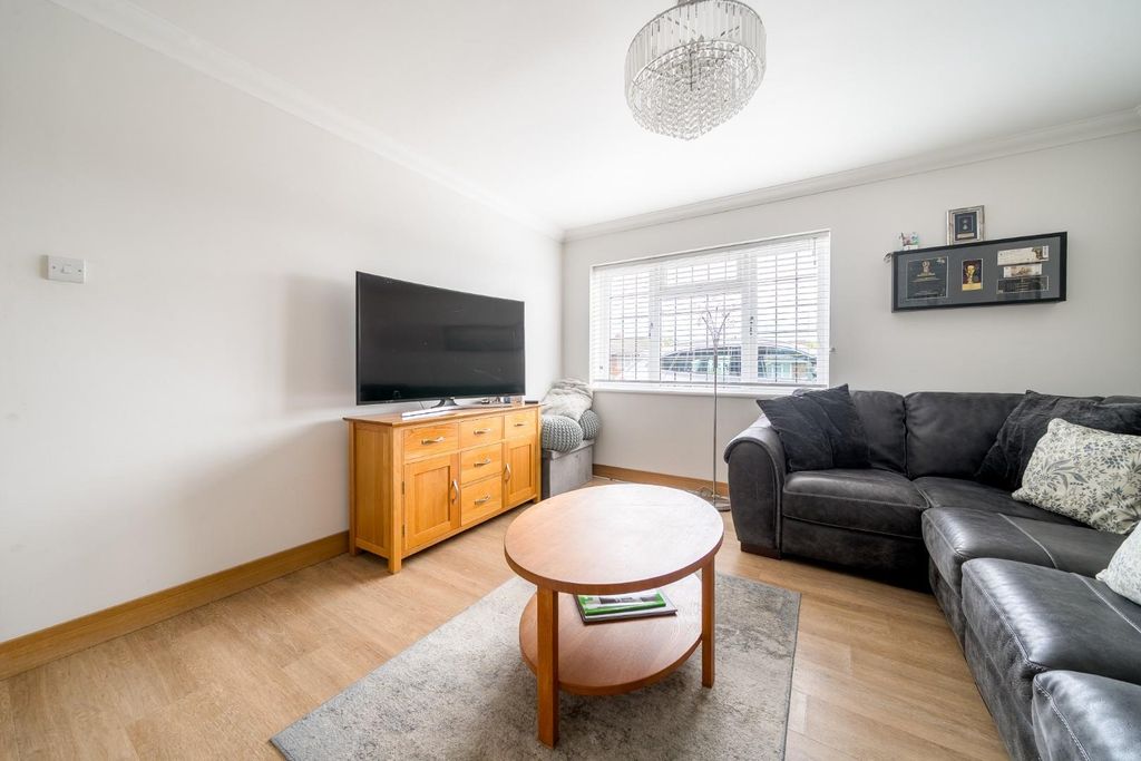Property photo 2 of 20 1463714-3-6A0B17B220Eb1-Arw.Jpg