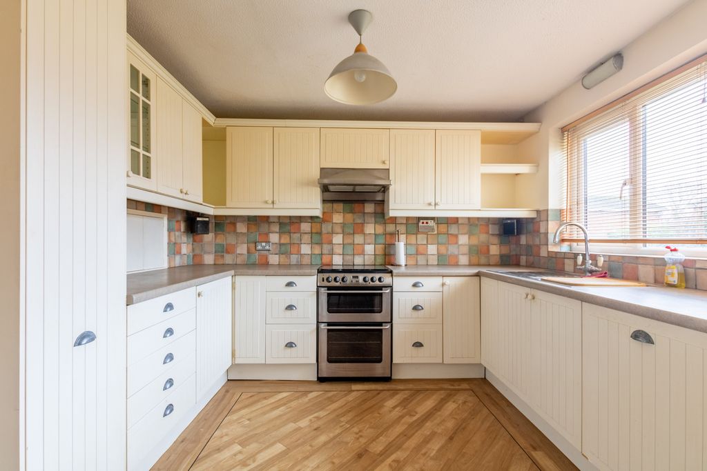 Property photo 2 of 10 Picture No. 14