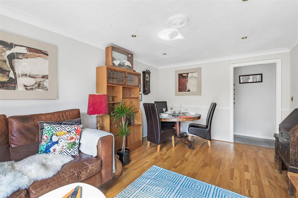 Property photo 3 of 12