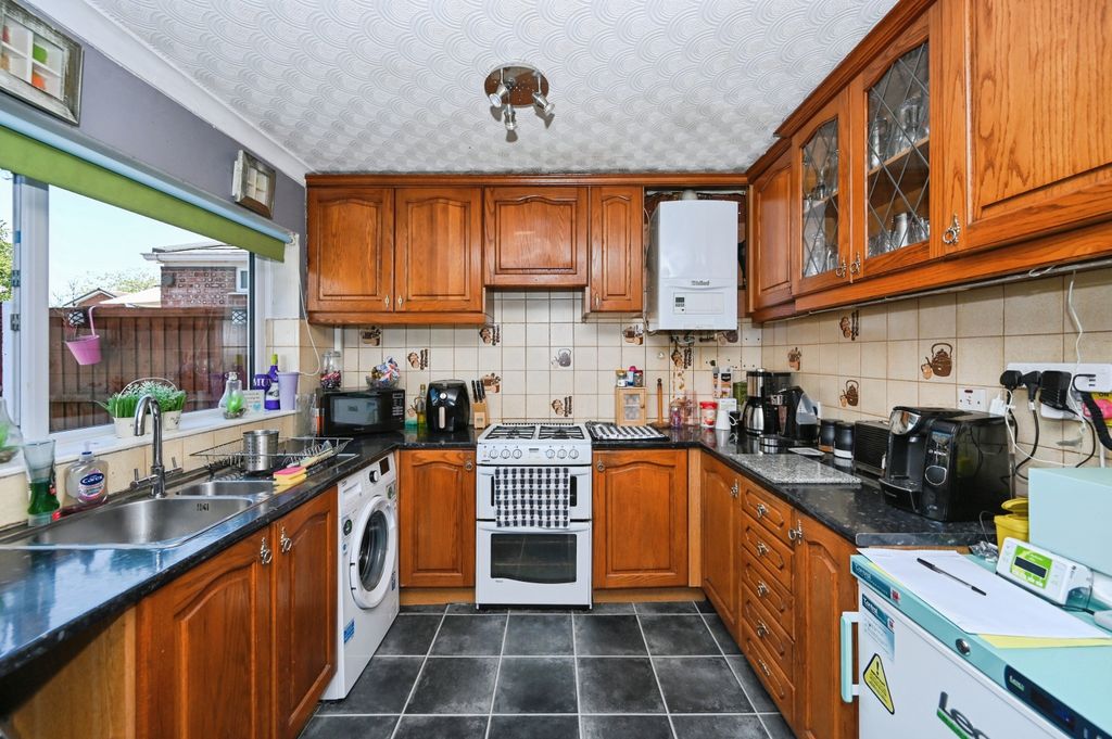 Property photo 2 of 15