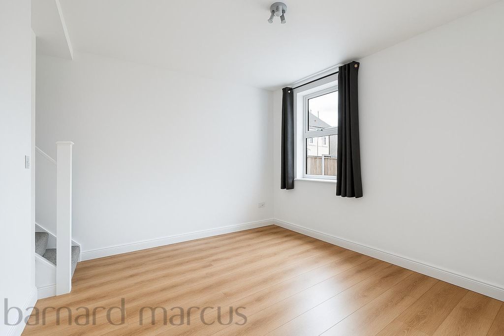 Property photo 2 of 8 Dining Room