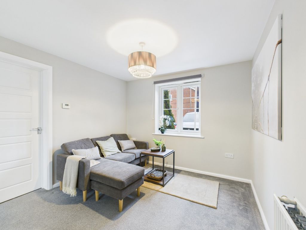 Property photo 3 of 8 3593078