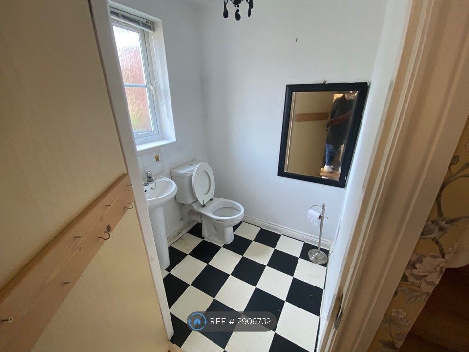 Property photo 3 of 8