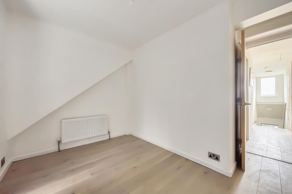 Property photo 3 of 21 Internal