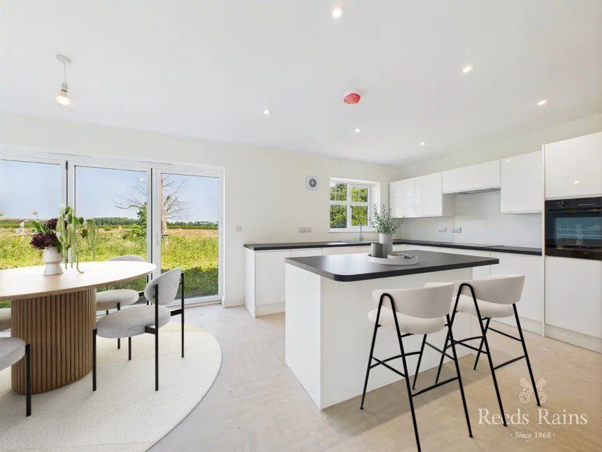 Property photo 3 of 31 Kitchen/Dining Room