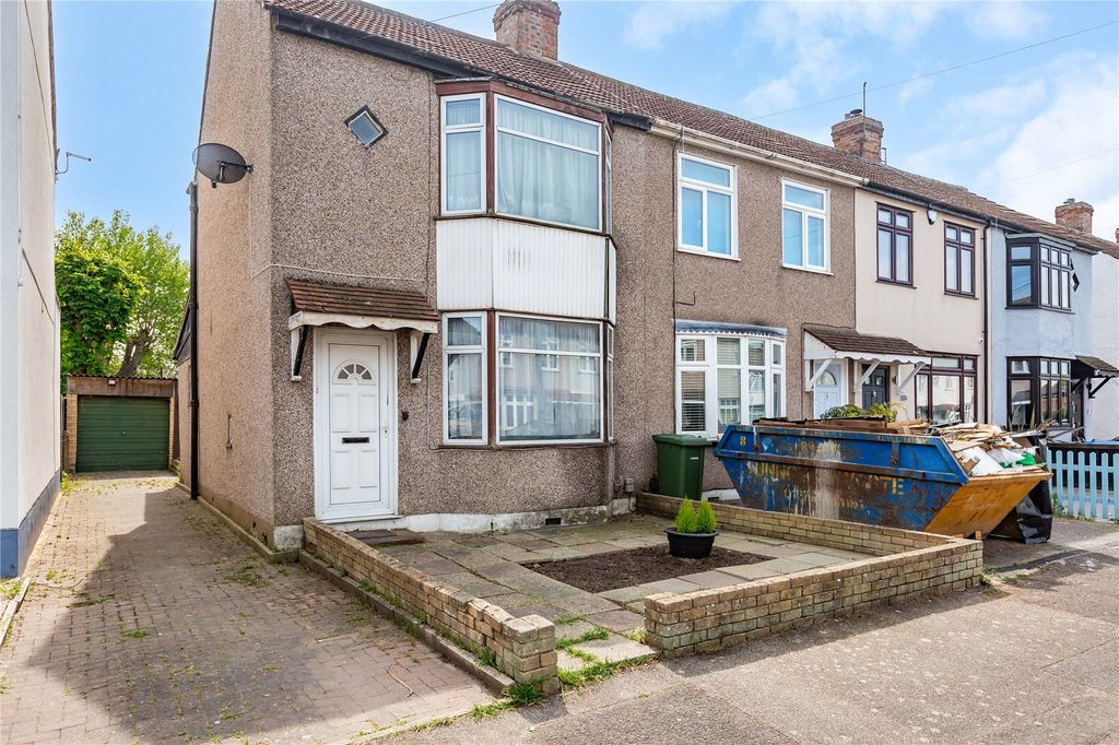 Property photo 1 of 10 Front