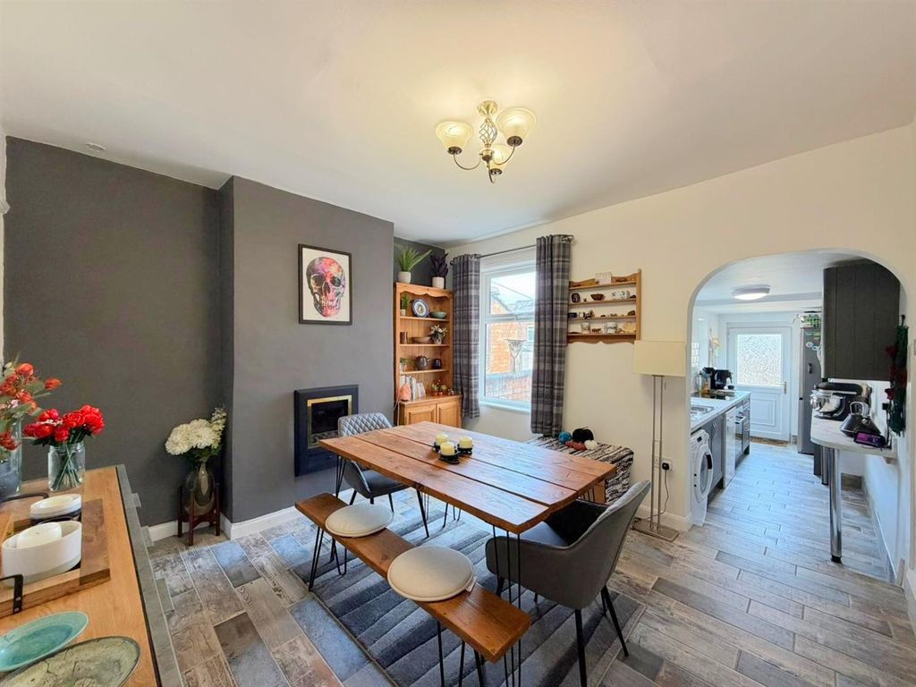 Property photo 3 of 14 Dining Room