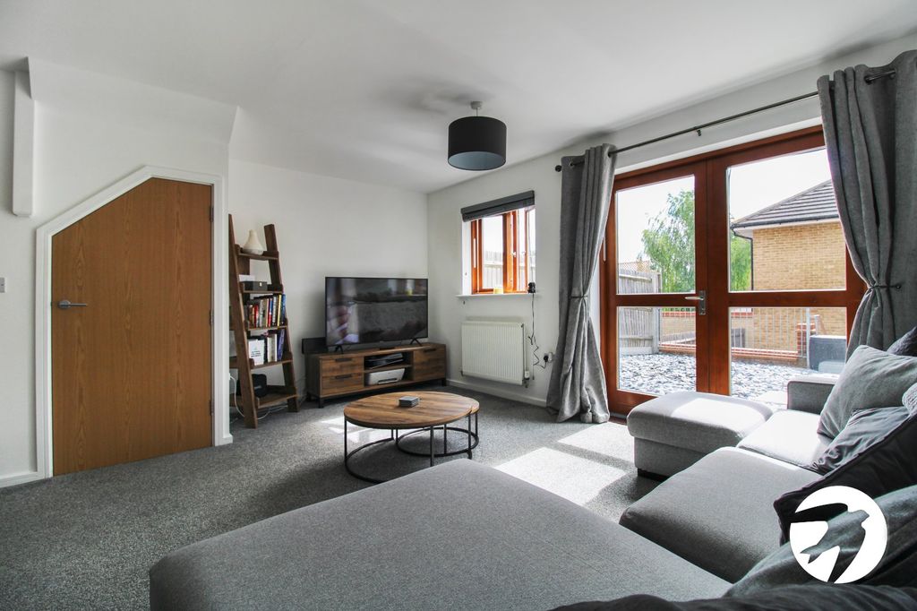 Property photo 2 of 12 Lounge