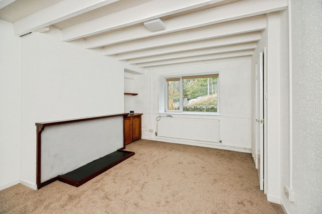 Property photo 2 of 14 Photo