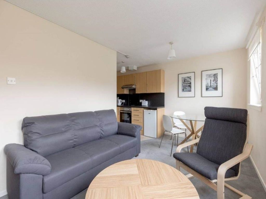 Property photo 3 of 11 52088_Grandfield_003