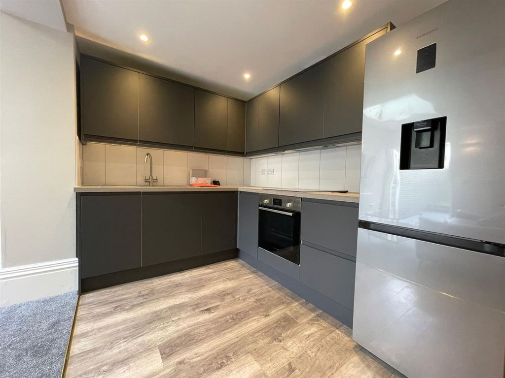 Property photo 3 of 11 4629872