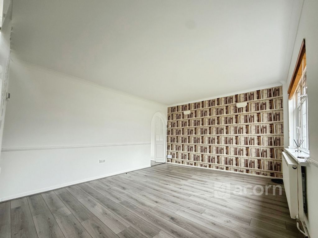 Property photo 3 of 11 62d613A2--4Ec9-80...
