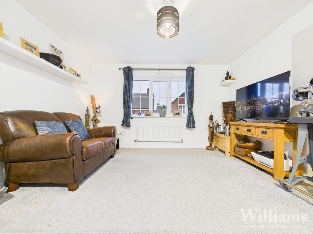 Property photo 3 of 12