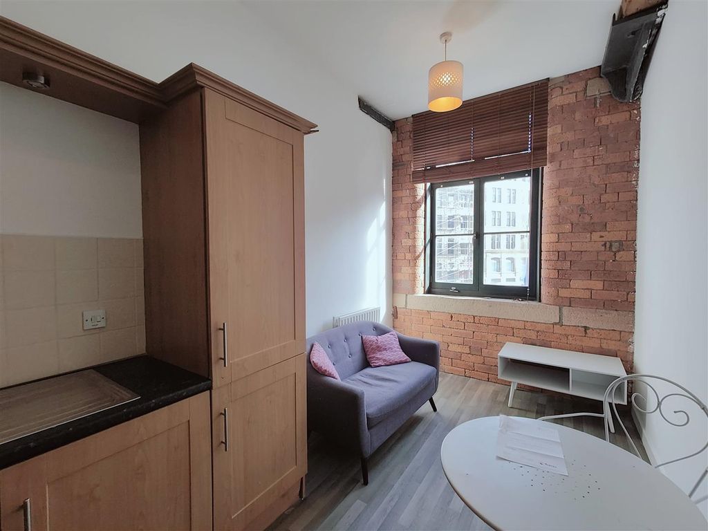 Property photo 1 of 7 Lounge