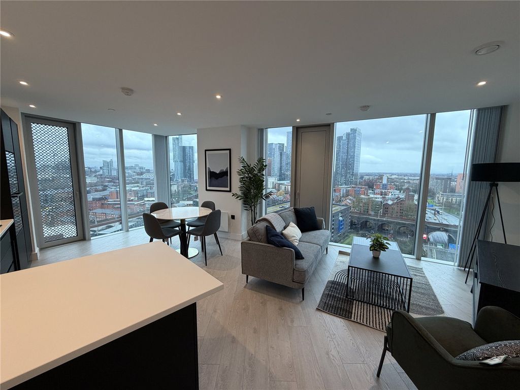 Property photo 2 of 32 Picture No. 05