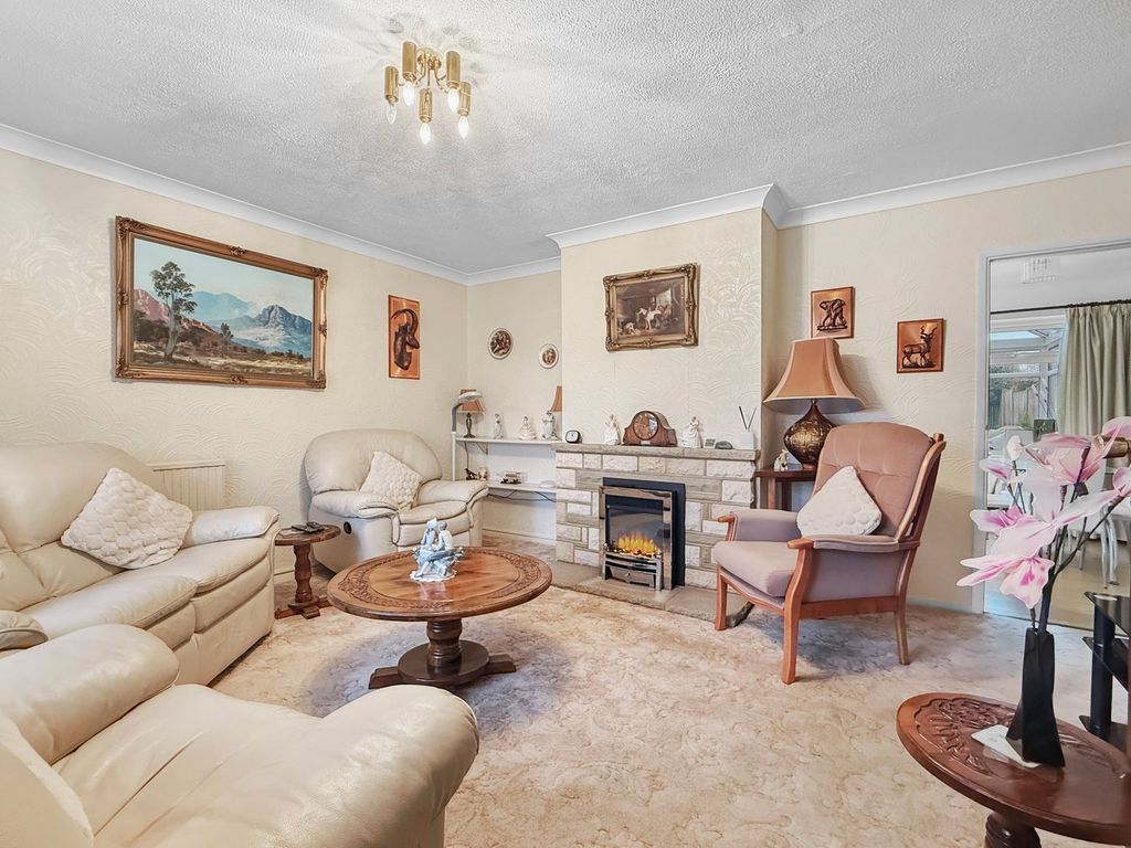 Property photo 2 of 17