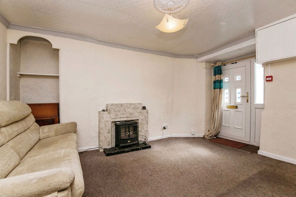Property photo 2 of 16