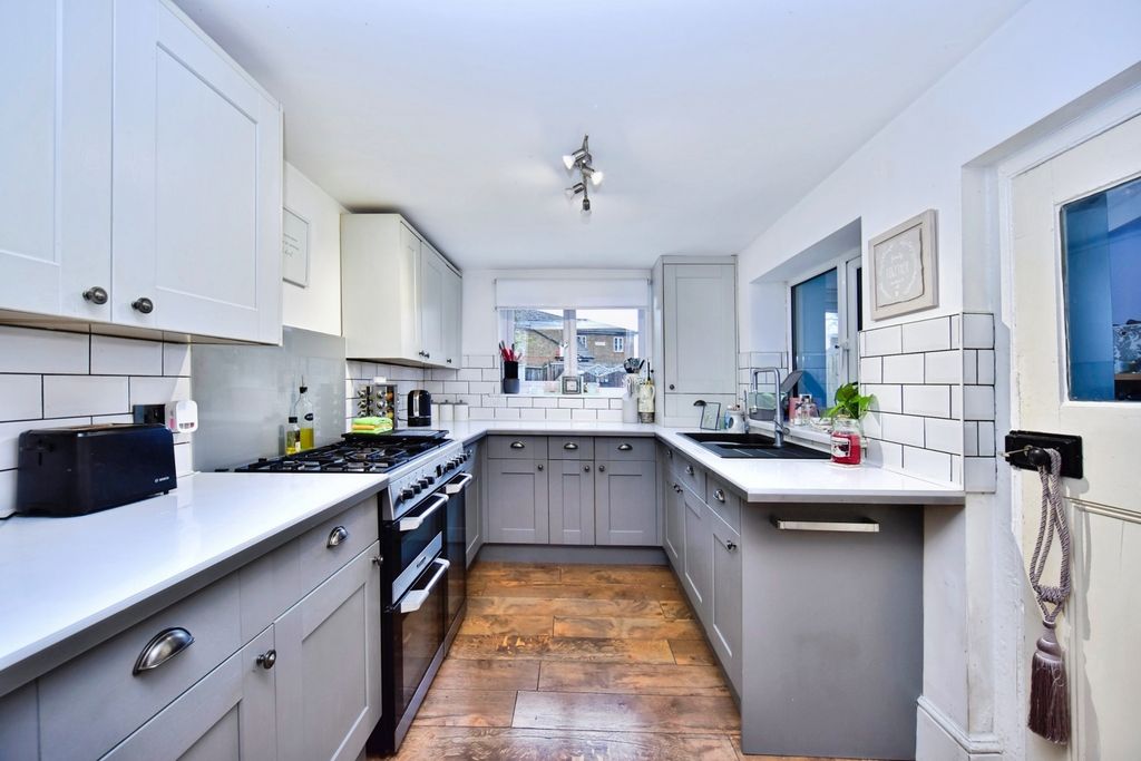 Property photo 2 of 20 Pbox-Img.Jpg