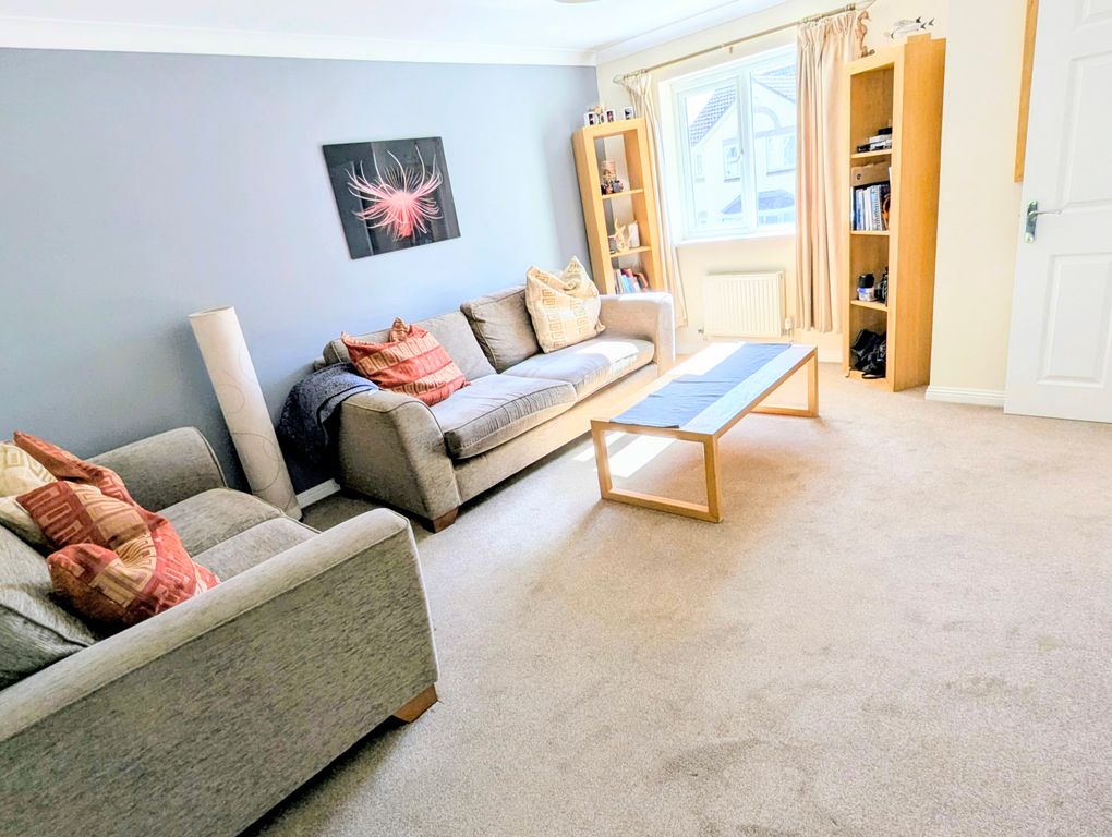 Property photo 3 of 15 Living Room