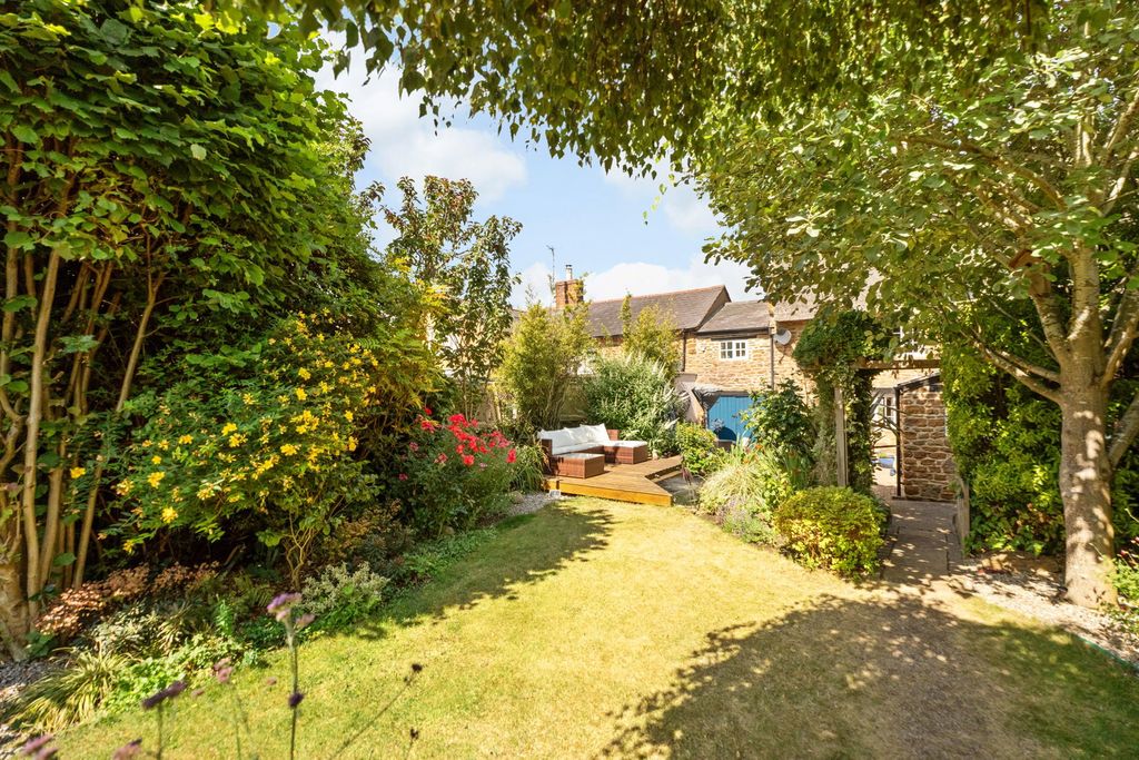 Property photo 2 of 46