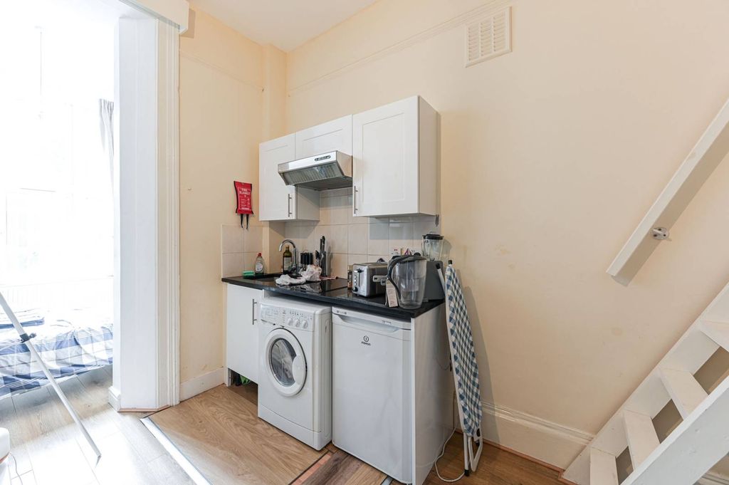 Property photo 3 of 5
