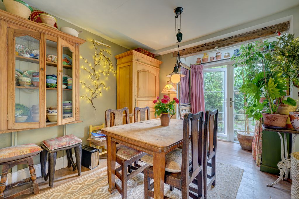 Property photo 3 of 16 Dining Room