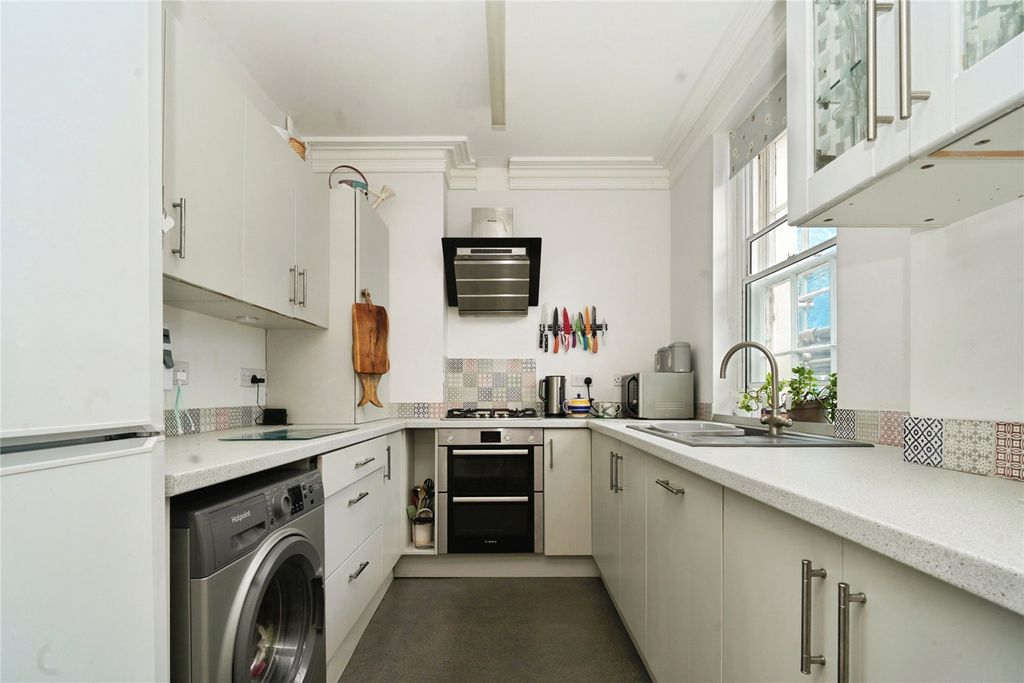 Property photo 1 of 17 Picture No. 14