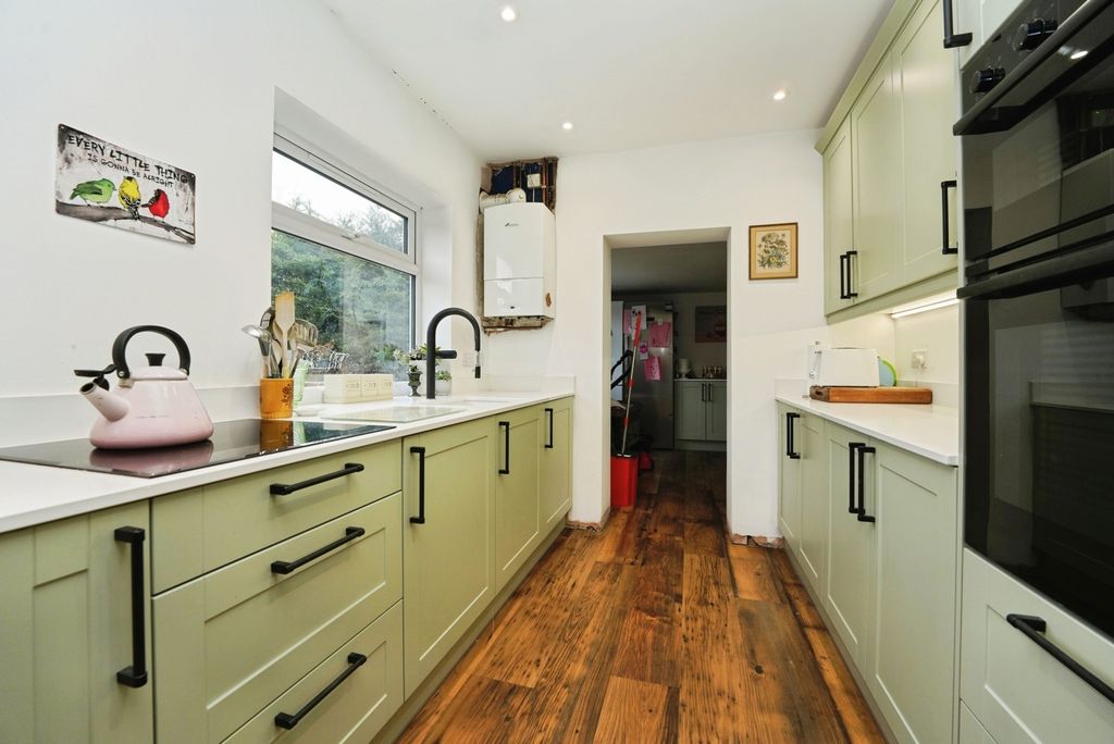 Property photo 2 of 13 Photo