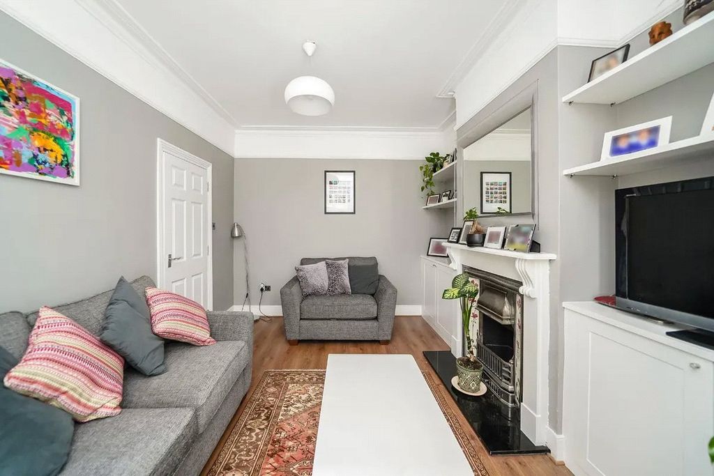 Property photo 3 of 22 Picture No. 28