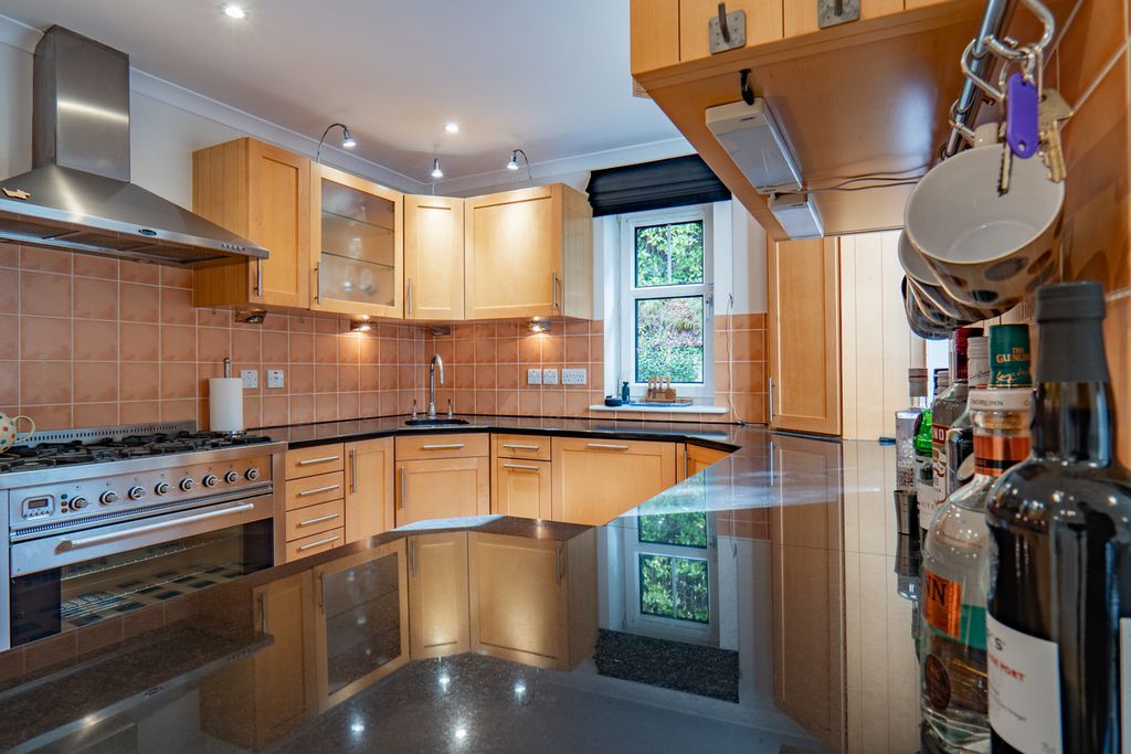 Additional image 6 of 4 bed flat for saleIsland Bank Road, Inverness IV2