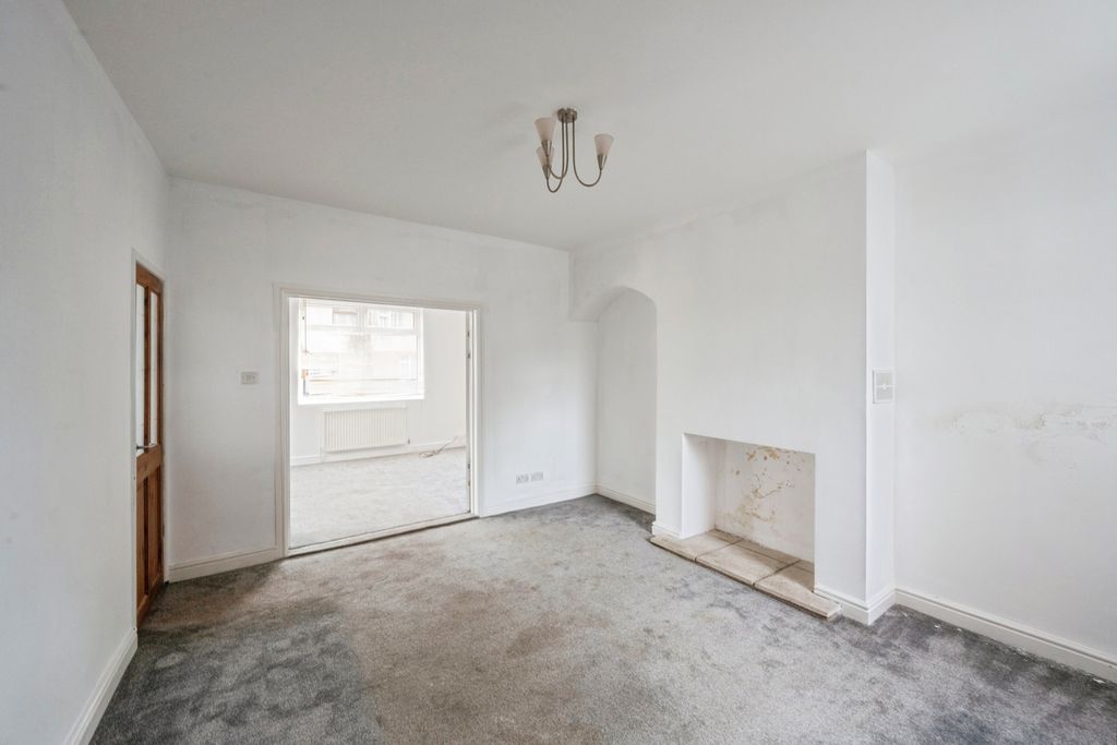 Property photo 3 of 16 Dining Room
