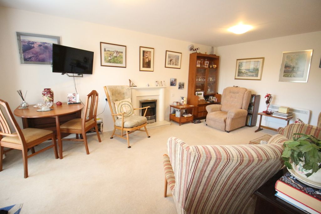 Property photo 2 of 9