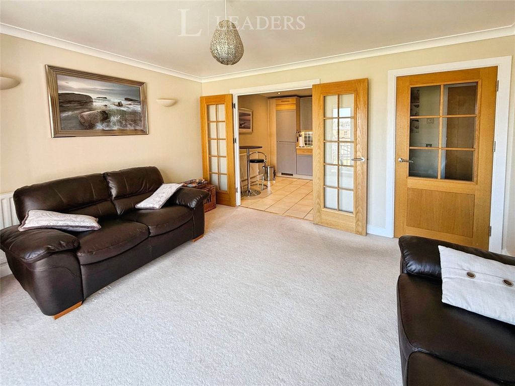 Property photo 2 of 12 Picture No. 40