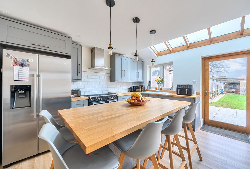 Property photo 3 of 19 1402464-9-6977A5A...