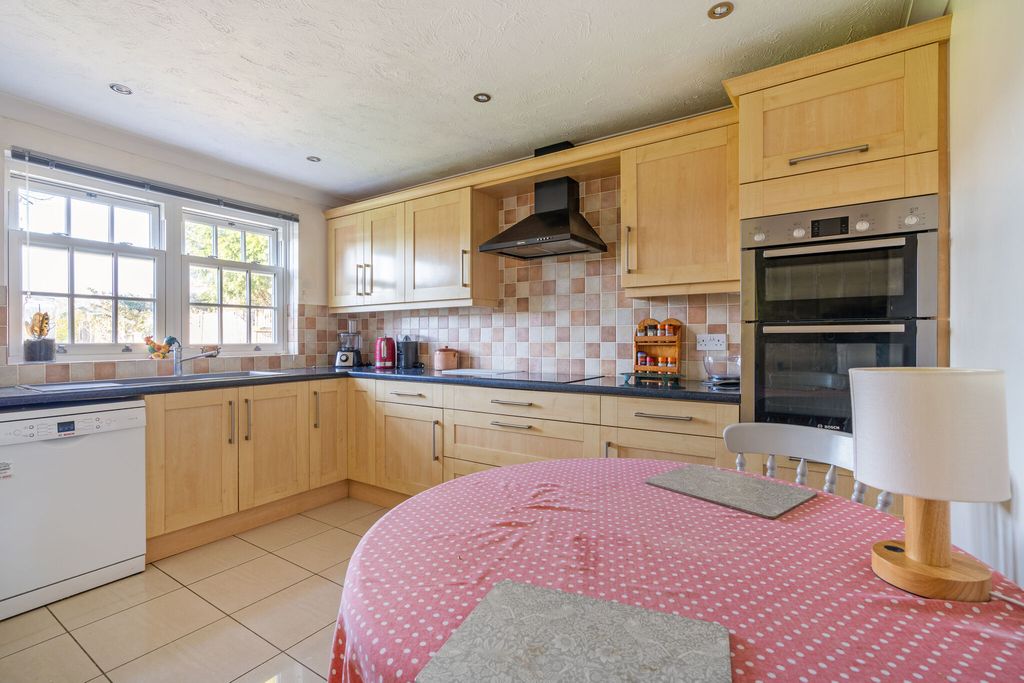 Property photo 2 of 14