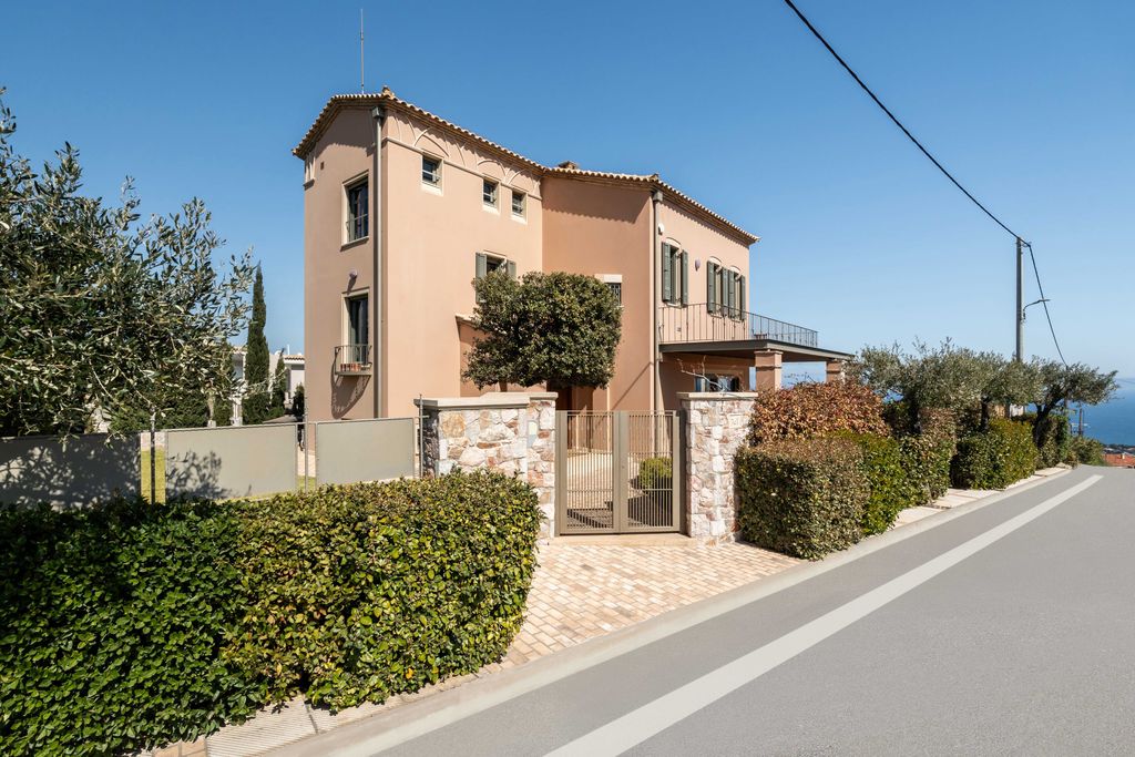 Property photo 1 of 33