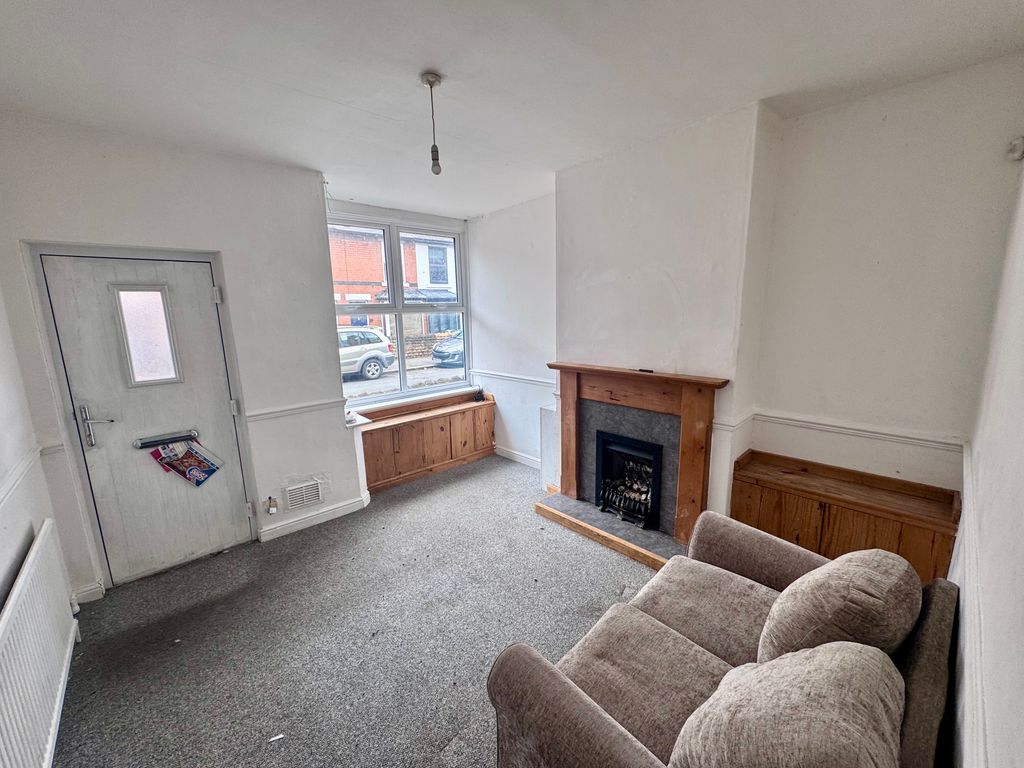 Property photo 2 of 17