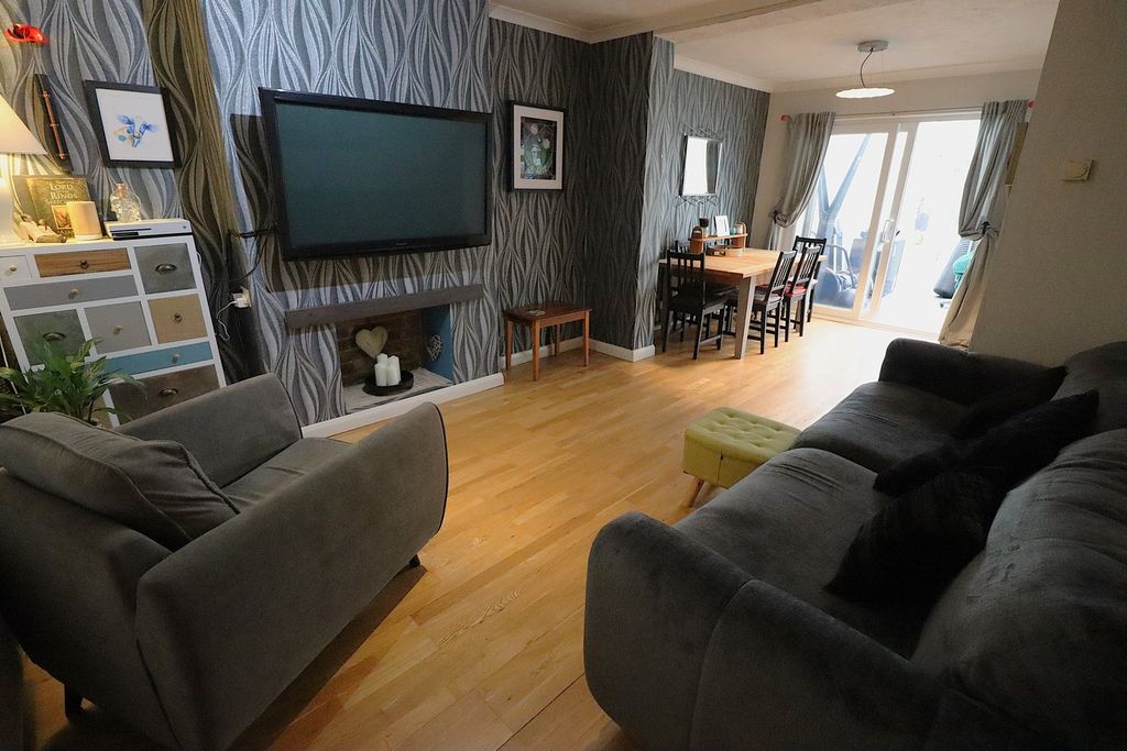 Property photo 2 of 19