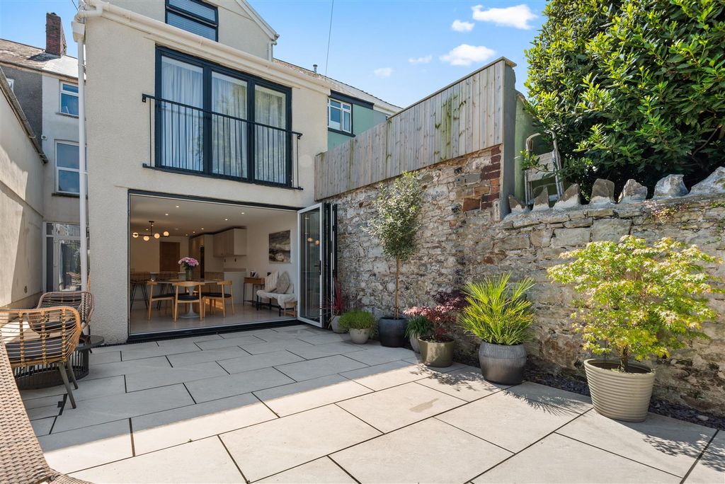 Property photo 1 of 47 External