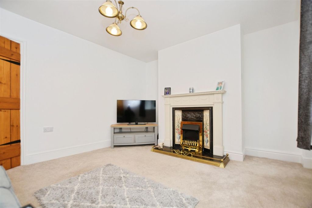 Property photo 3 of 14 Living Room
