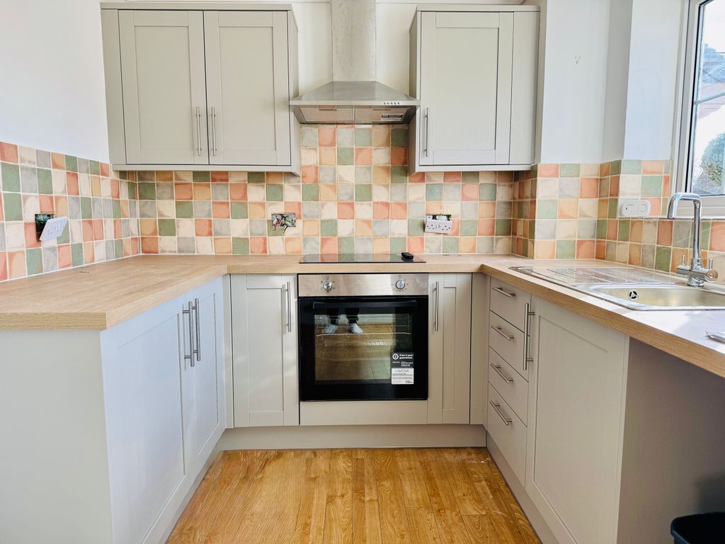 Property photo 2 of 21 Image