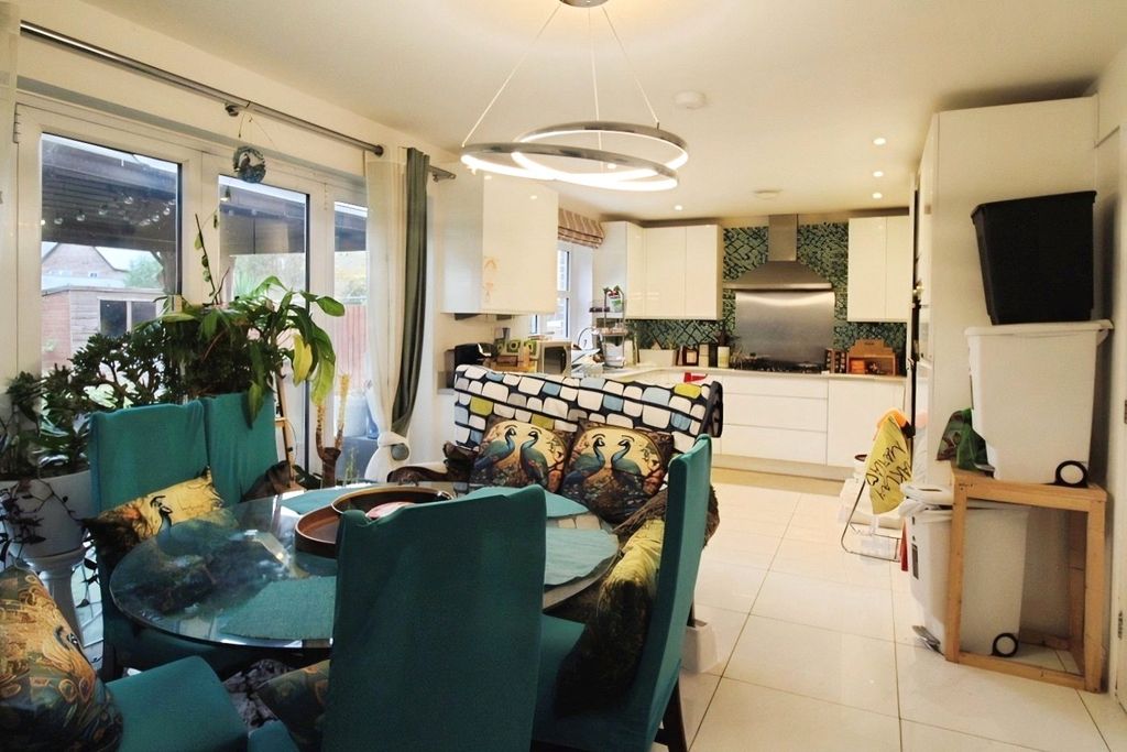 Property photo 3 of 5 Picture No. 06