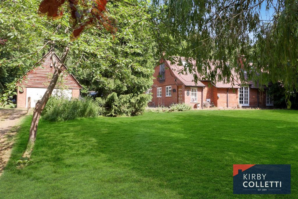 Property photo 1 of 32
