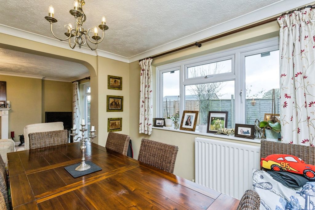 Property photo 3 of 17 Photo