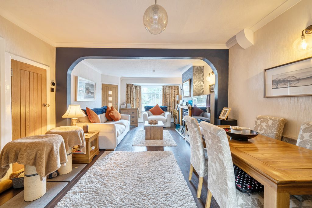 Property photo 3 of 19 1408065-3-698B38E...