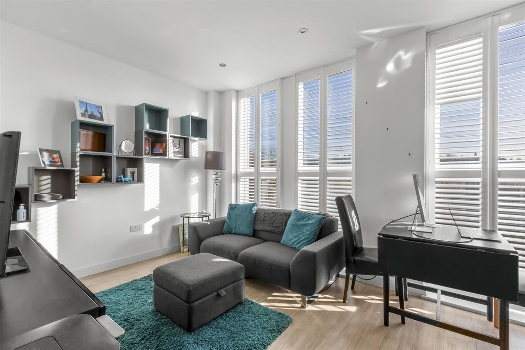 Property photo 2 of 9 52 Tempus Court, Bellfield Rd, Hp13 5Ha-4.Jpg