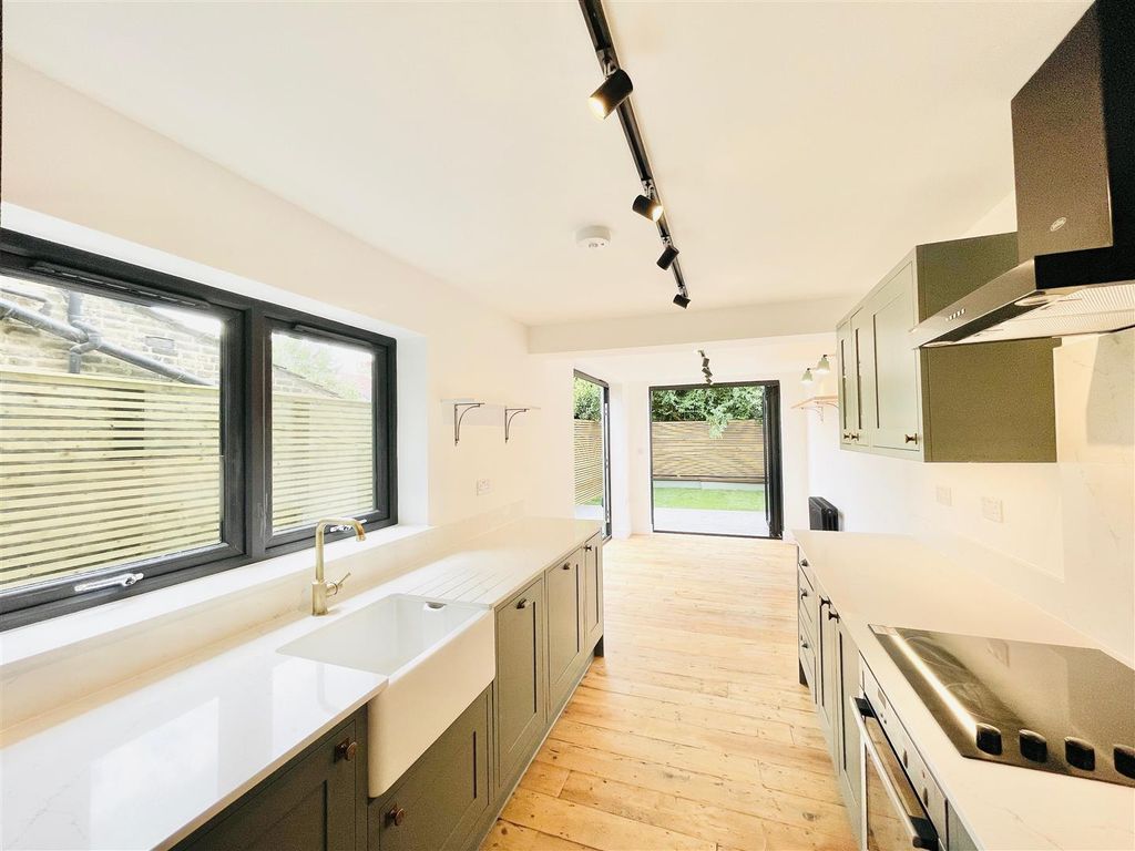 Property photo 2 of 22 Kitchen 2.Jpeg