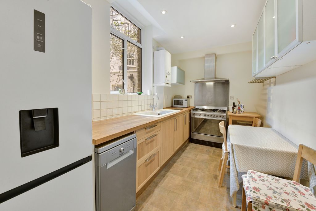 Property photo 2 of 7