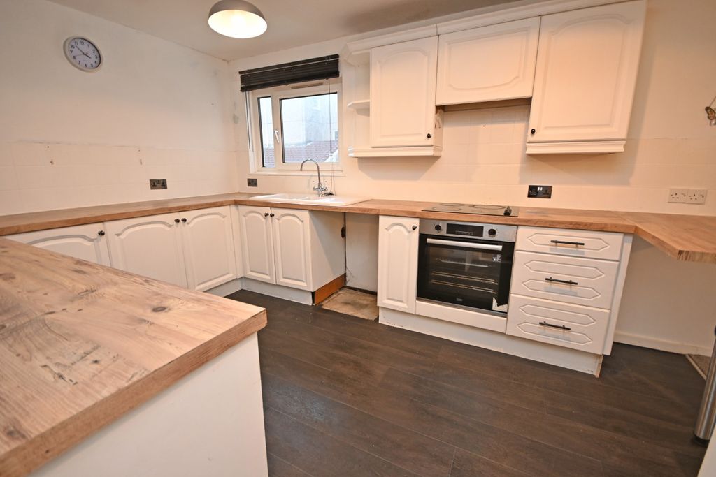 Additional image 7 of 2 bed flat for sale132 Fairhaven, Kirn, Dunoon, Argyll And Bute PA23