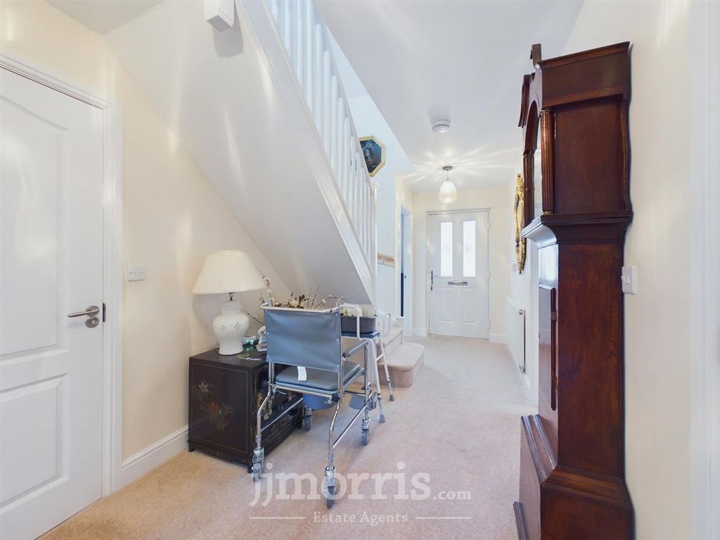 Property photo 3 of 30 Hall